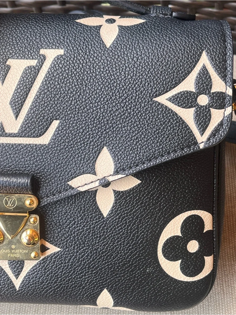 AUTHENTIC LV MÉTIS MM EMPREINTE NOIR Crossbody Bag
